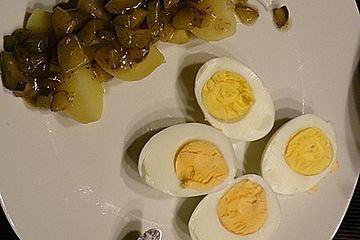 Gurkensoße mit Eiern