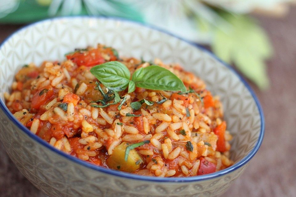 Würzige Curry-Gemüsepfanne mit Reis