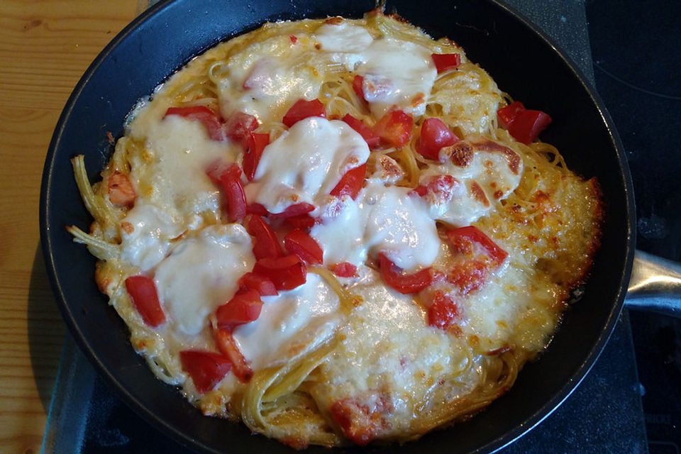 Spaghettipizza Tomate-Mozzarella