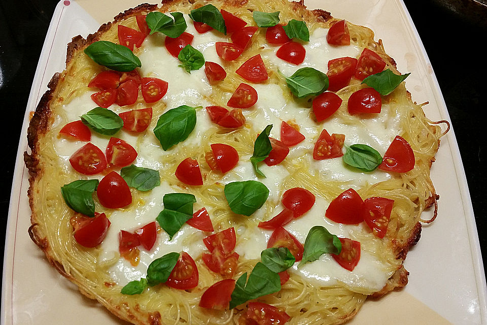 Spaghettipizza Tomate-Mozzarella