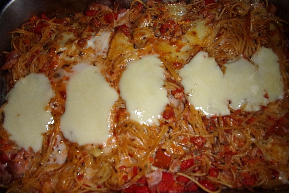 Spaghettipizza Tomate-Mozzarella