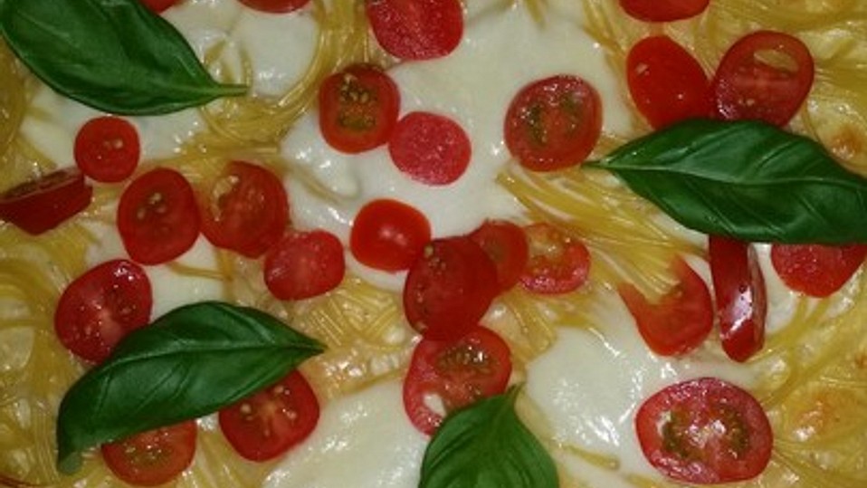 Spaghettipizza Tomate-Mozzarella von küchen_zauber