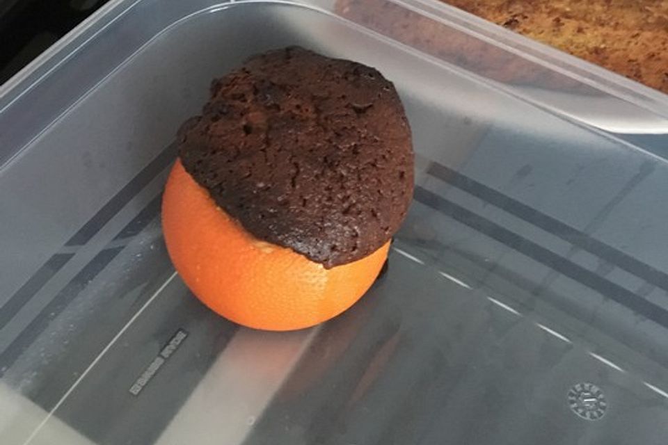 Schokokuchen in der Orangenschale