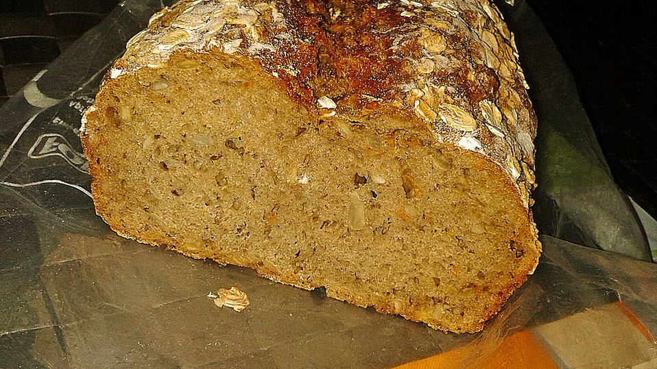 Herzhaftes Vollkornbrot von karaburun