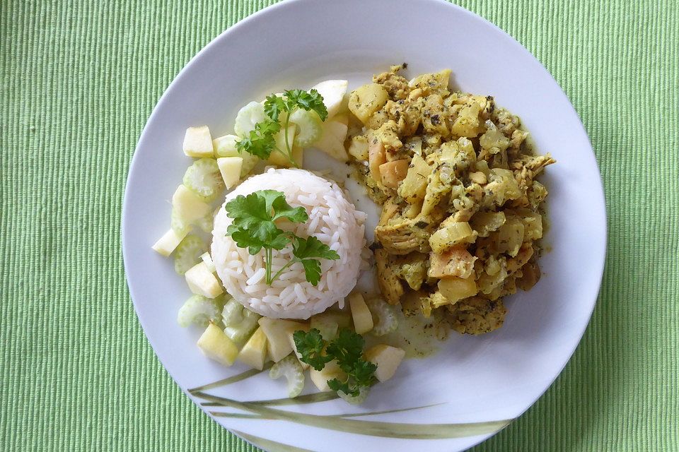 Putengeschnetzeltes mit Senfsauce und Äpfeln