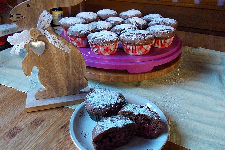 Saftige Schoko-Kirsch-Muffins mit Apfelmus