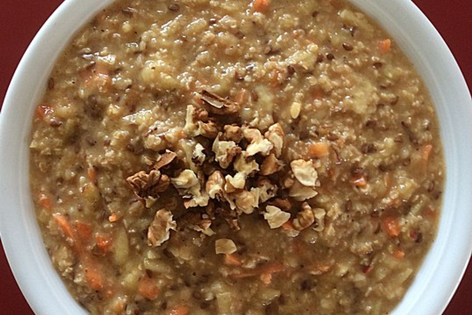 Oatmeal mit Karotte und Apfel