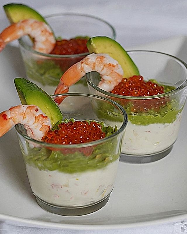 Avocado- und Shrimps-Creme mit Forellenkaviar