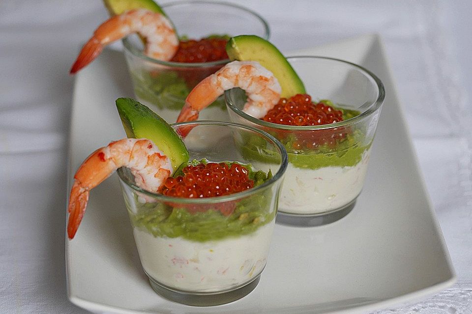 Avocado- und Shrimps-Creme mit Forellenkaviar