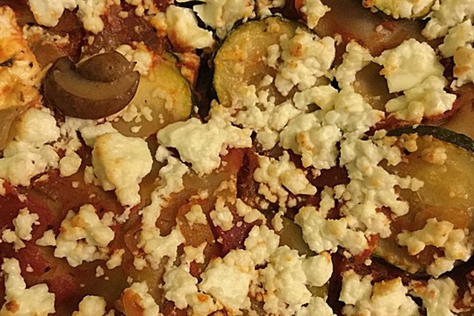 Zucchini-Pilz-Lasagne mit Feta-Topping