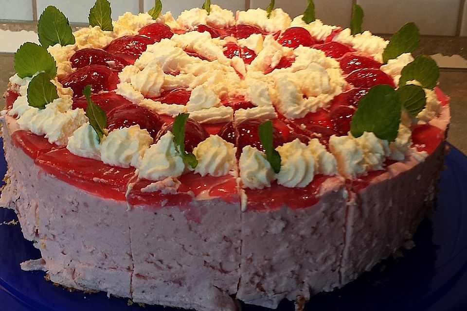 Erdbeer-Quark-Joghurt-Torte