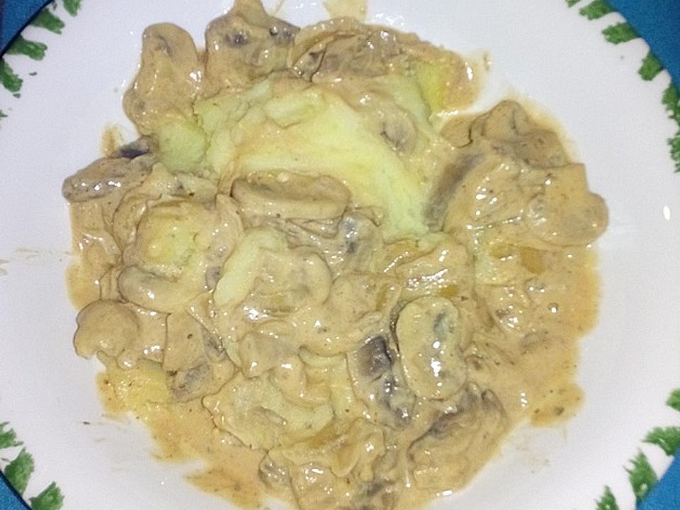 Lisas Kartoffelpüree mit deftiger Champignon-Zwiebel-Frischkäse-Soße ...