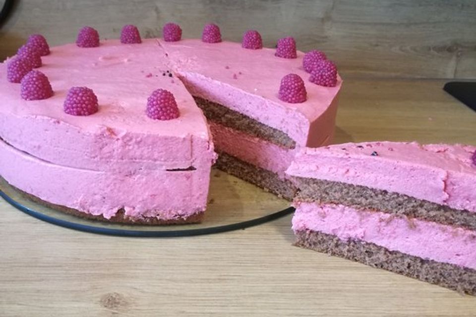 Himbeersahnetorte