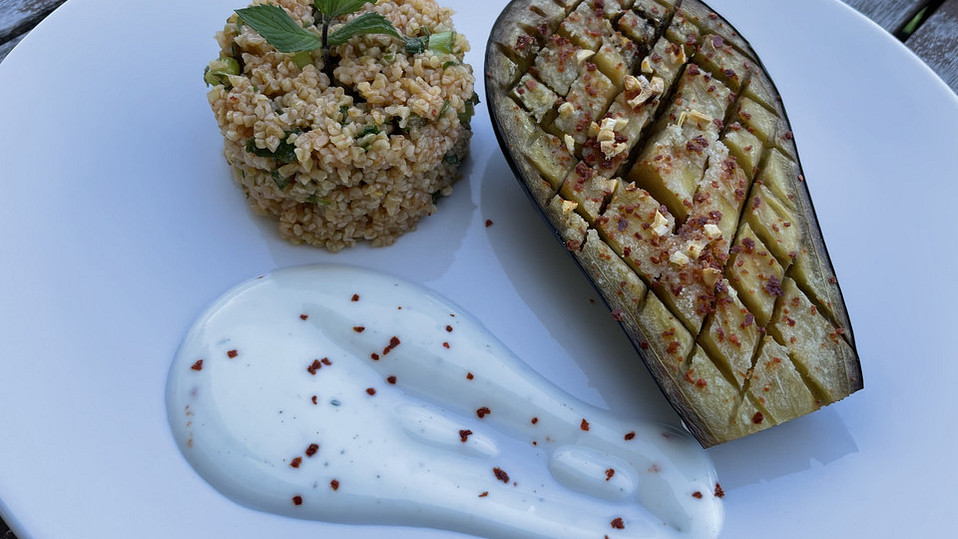 Gebackene Auberginen mit Bulgur-Salat von Chefkoch-Video