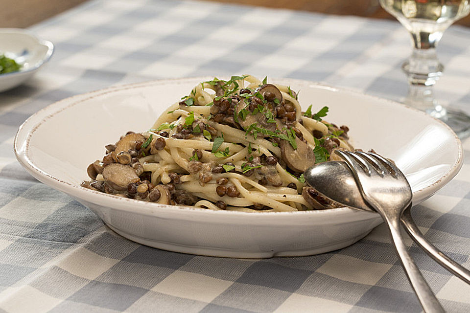 Nudeln mit Linsen-Pilz-Rahm