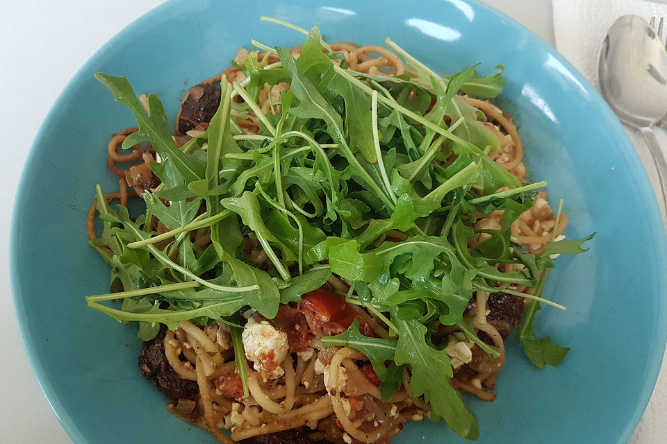 Spaghetti mit Rucola und Schafskäse