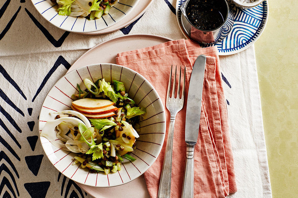 Linsensalat mit Apfel, Fenchel und Staudensellerie