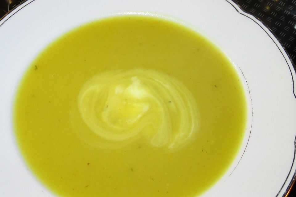 Chicoréesuppe mit Ingwer