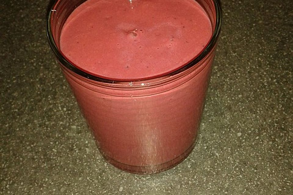 Smoothie mit Rote Bete und Avocado