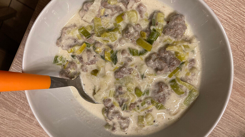 Käsesuppe mit Hackfleisch und Porree von cassiopeja