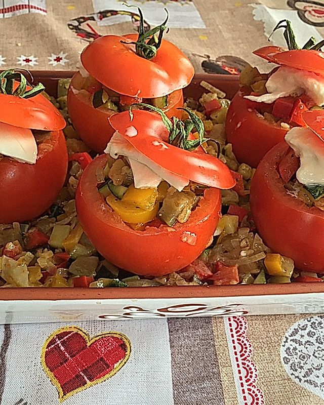 Tomaten mediterran gefüllt