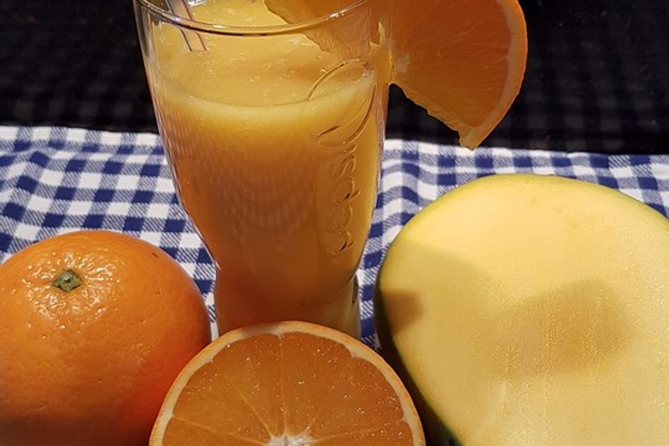 Ananas-Orange-Mango Smoothie