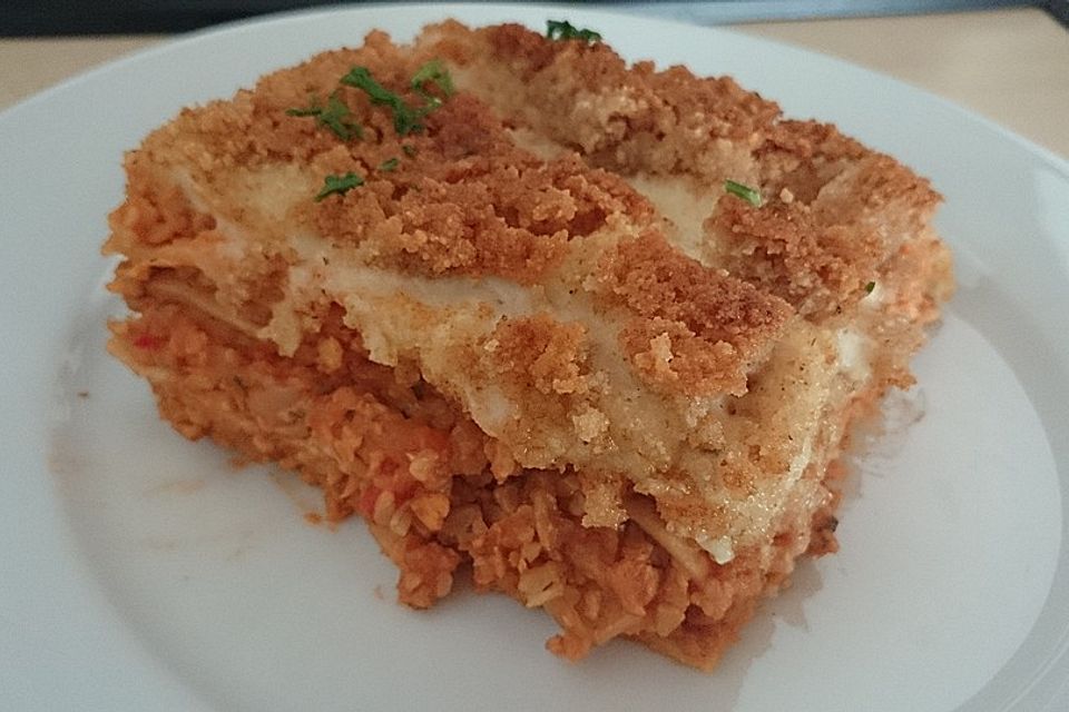 Vegane Lasagne Bolognese mit Semmelbröselkruste