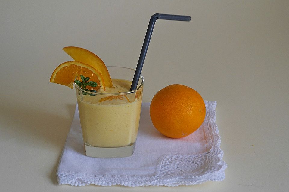 Orangen-Mango-Smoothie mit Haferflocken und Ingwer