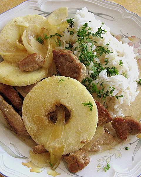 Schweinegeschnezeltes Mit Sauerkraut A D Finessen — Rezepte Suchen