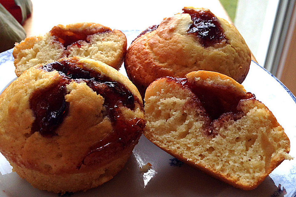 Fruchtige, saftige Marmeladen-Muffins