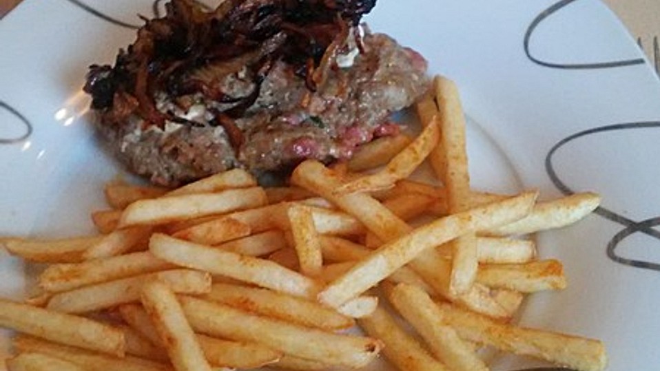 Rinderhacksteaks mit Fetakäse gefüllt nach Möppis Art von moeppi1904