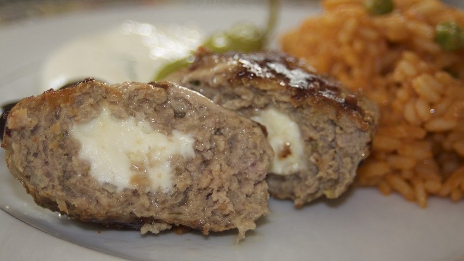 Rinderhacksteaks mit Fetakäse gefüllt nach Möppis Art von moeppi1904