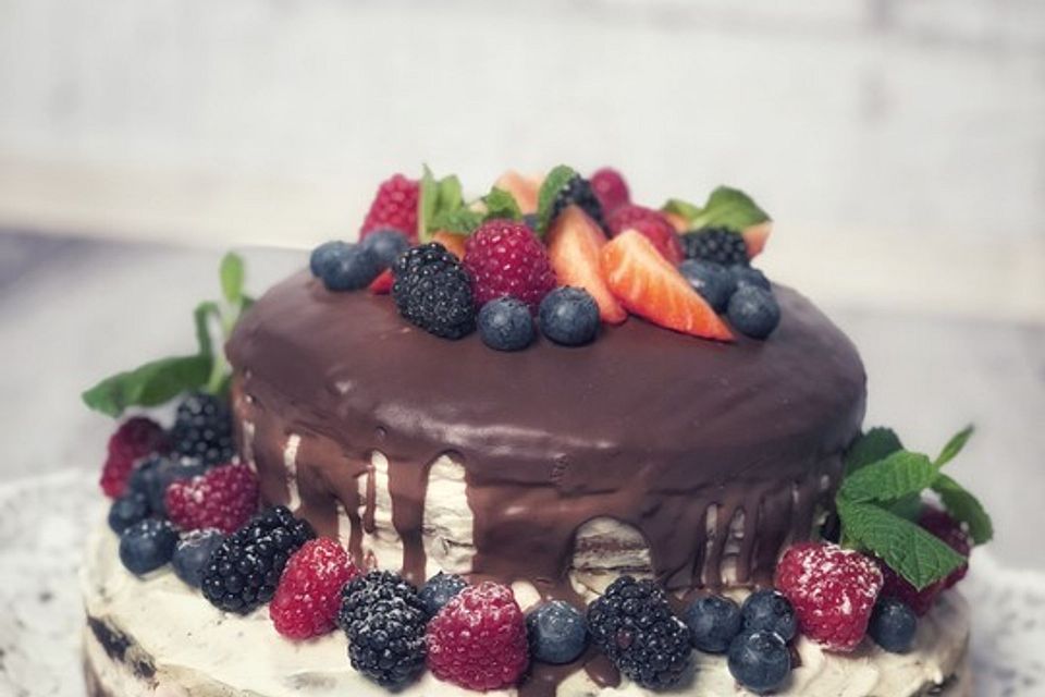 Naked Chocolate Cake