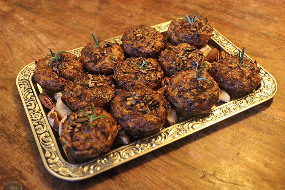 Süßkartoffel-Muffins mit Parmesan und Chili