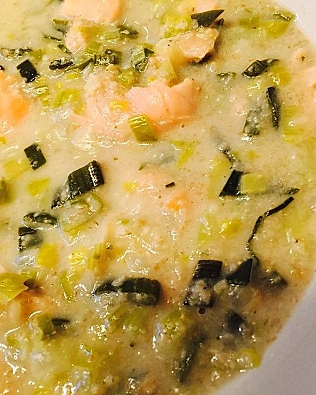 Grünkern-Porree-Suppe mit Räucherlachs à la Gabi