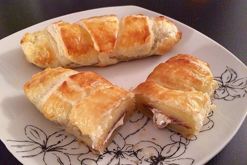 Kinder Riegel Croissant