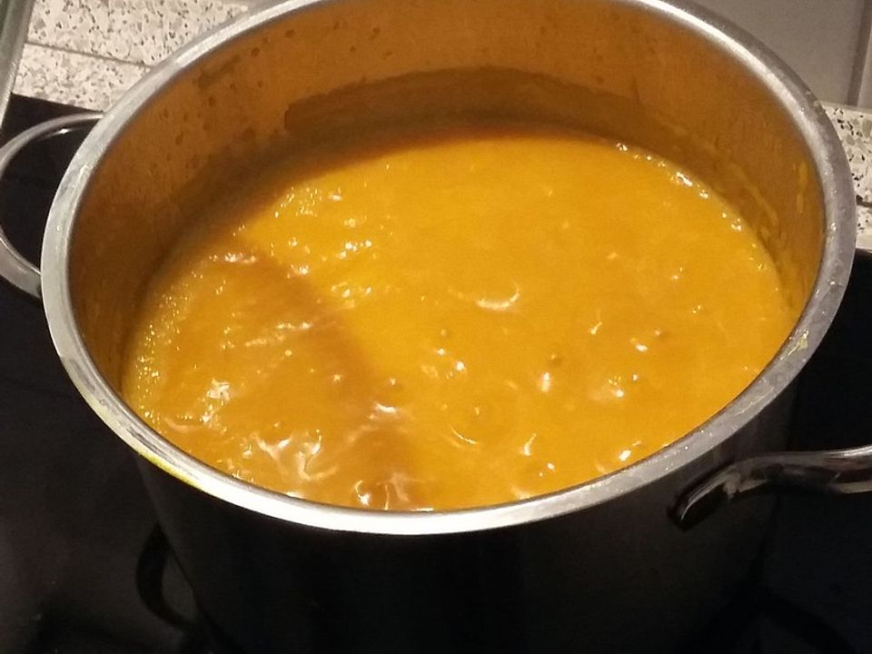 Kürbis-Cremesuppe mit Mandelblättchen von Alibababa| Chefkoch Kürbis-Cremesuppe mit Mandelblättchen von Alibababa| Chefkoch