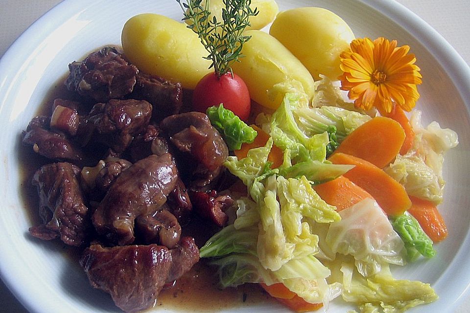 Hirschgulasch