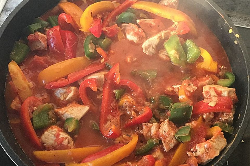 Hähnchen Toskana in Paprika-Tomate