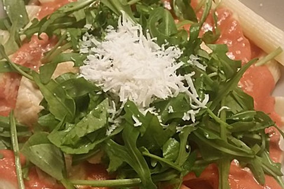 Penne mit Rucola und Hähnchenbrustfilet