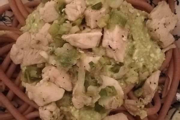 Vollkornspaghetti mit frühlingshafter Avocado-Feta-Creme von Luischen97 ...