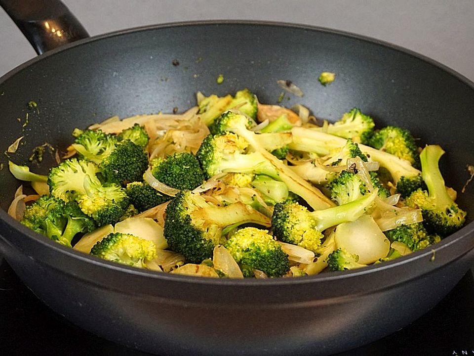 Brokkoli aus der Pfanne von Der_BioKoch | Chefkoch
