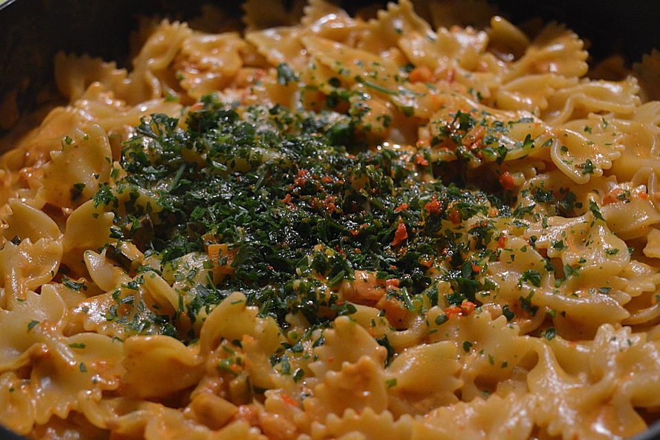 Farfalle in Gemüsesauce