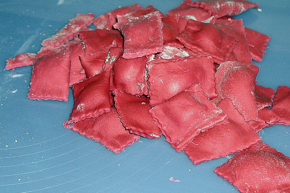 Entenbrust mit Wirsing - Rote Bete - Ravioli