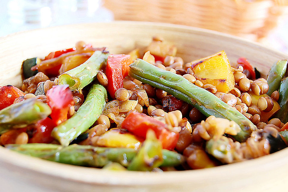 Warmer Linsen-Zucchini-Salat