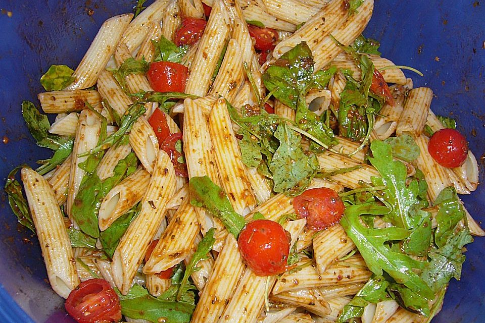 Nudelsalat mit Rucola