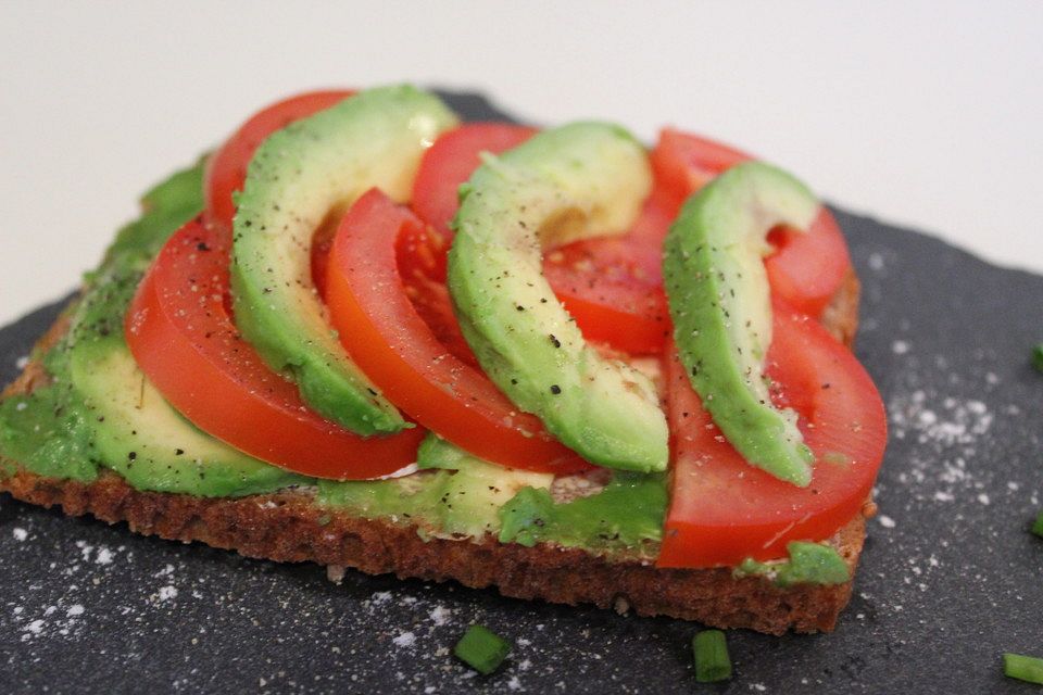 Tomaten-Avocado-Brotbelag Tomaten-Avocado-Brotbelag