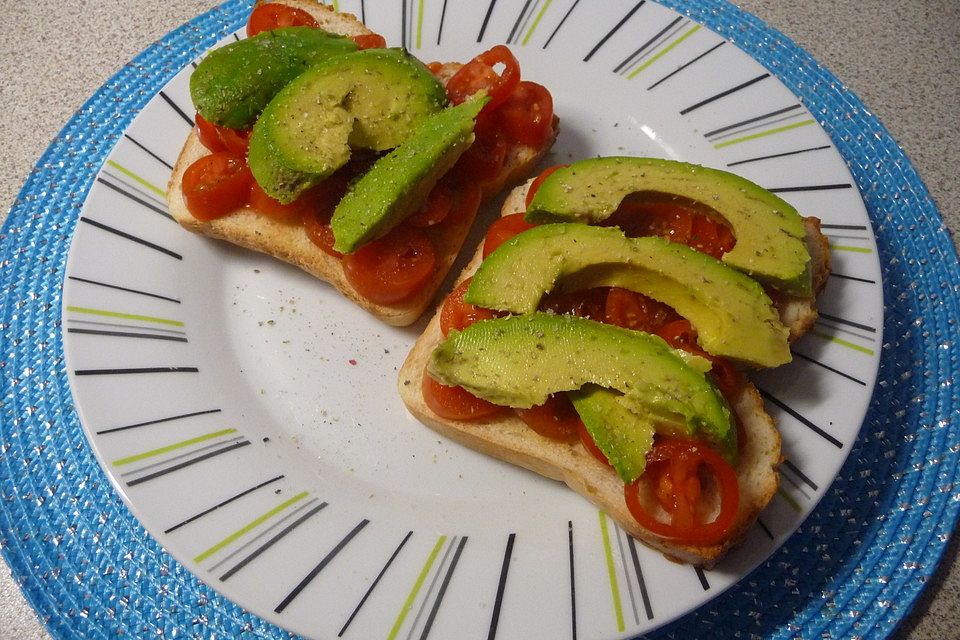 Tomaten-Avocado-Brotbelag Tomaten-Avocado-Brotbelag