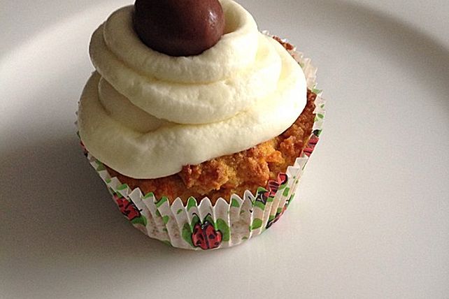 Karotten-Mandel-Cupcakes mir Schoko-Bons von 800gNudeln| Chefkoch Karotten-Mandel-Cupcakes mir Schoko-Bons von 800gNudeln| Chefkoch