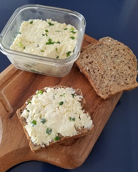 Ziegenfrischkäse selbst machen von Lophe